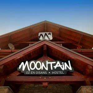 Hotel Moontain, Oz